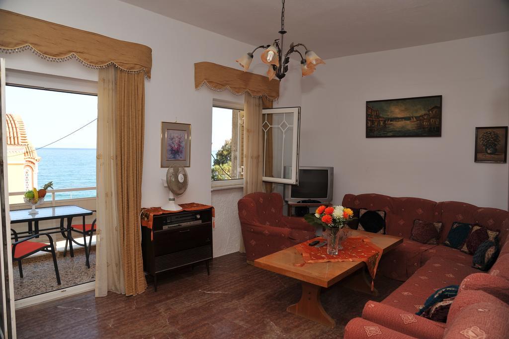 Apartment Froso On The Beach Rethymno  Room photo